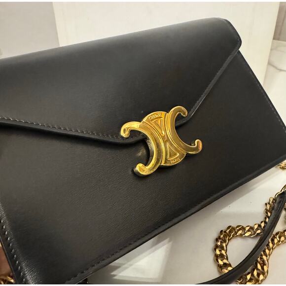 CELINE Shiny Calfskin Triomphe Margo Wallet on Chain - Picture 8 of 13